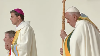 El Papa clama desde Bruselas contra los abusos