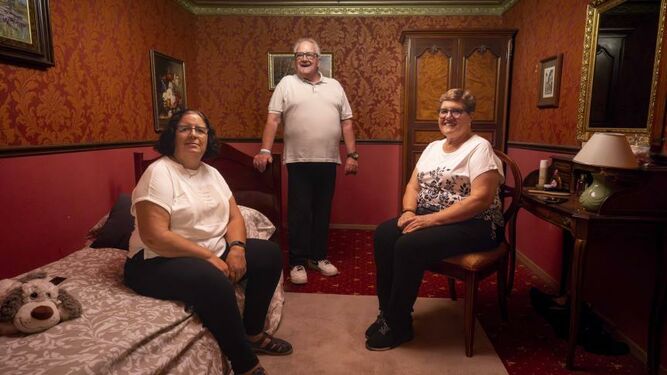 Este viaje a las profundidades de la soledad se inspira en las vivencias de Carmen, Pedro y Silvia