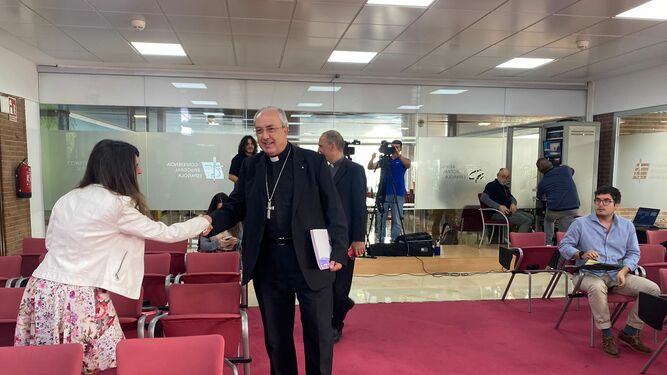 Magán, a su llegada a la sala de prensa
