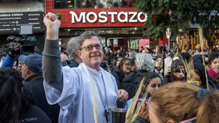 García Cuerva, junto a los fieles en Luján