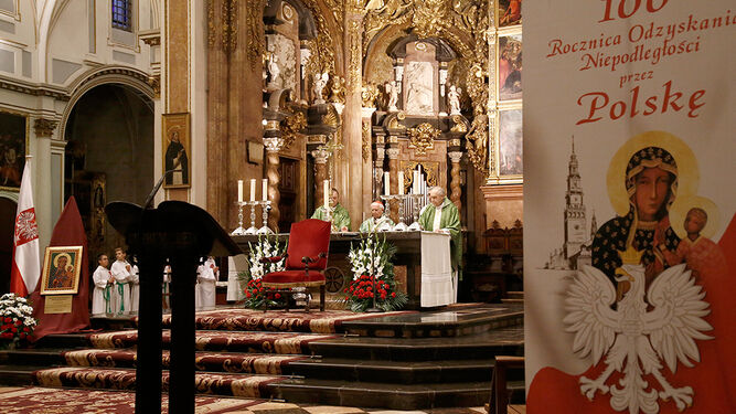 La comunitat polonesa a la Missa a la catedral de València