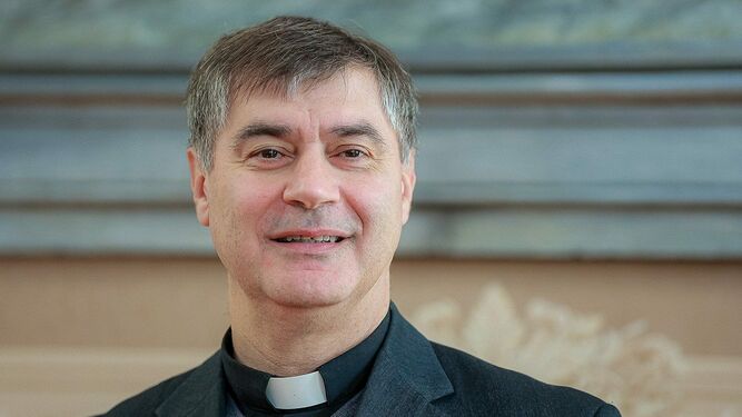 El neo cardenal Repole