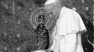 Juan Pablo II ante la Virgen del Pilar
