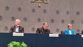 Mackinlay, Tobin e De Simone