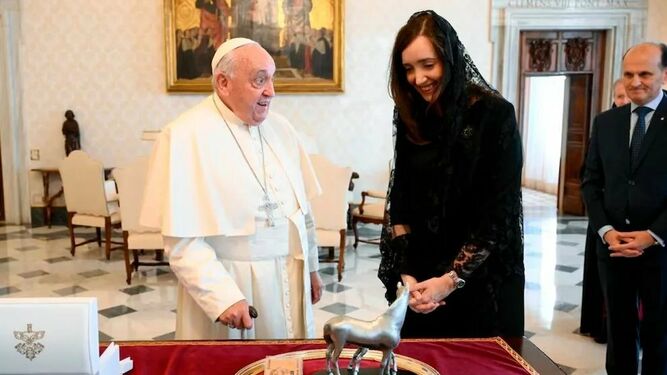 Papa Francisco y Victoria Villarruel