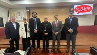 Izquierda a derecha, Juan Carlos Quesada, ANADEC, Sonia Alpízar Castillo, Vicerrectora de la UCAT, Juan Carlos Oviedo, secretario ejecutivo CONAPROME, Mons. Mario Enrique Quirós Quirós, obispo de Cartago, Dr. Fernando Sánchez, rector UCAT y Juan José Echeverría, responsable de Fundación Edelvives LATAM