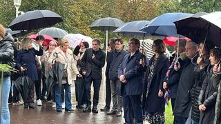 El obispo de Bilbao en el acto del Día de la Memoria, en 2023