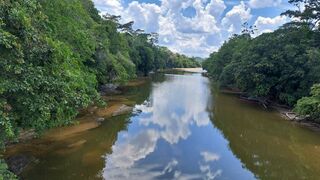 El cielo en el rio, el rio en el cielo