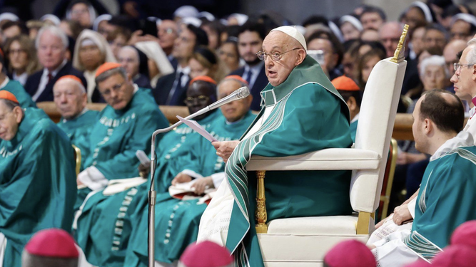 El Papa, con la capa pluvial de Juan Ramos