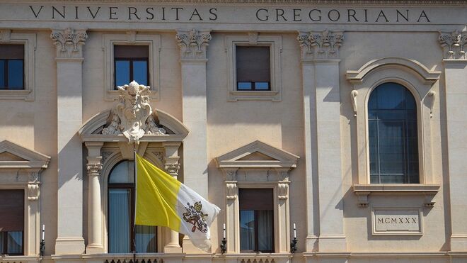 Fachada de la Pontificia Universidad Gregoriana. Roma.