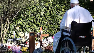 El Papa celebra la fiesta de Fieles Difuntos en el cementerio laurentino de Roma