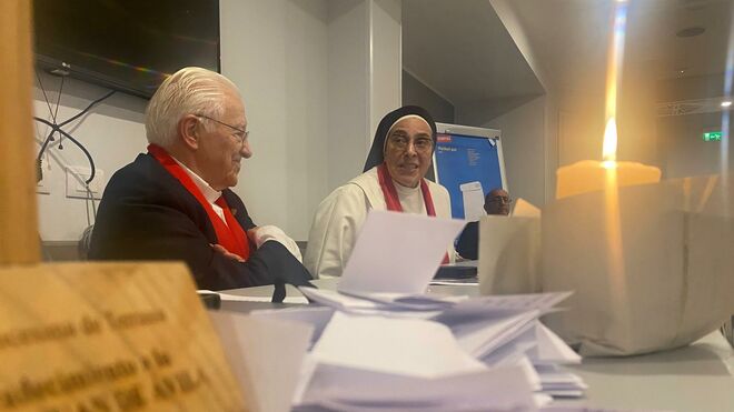 Sor Lucía Caram, y el padre Ángel, en Roma