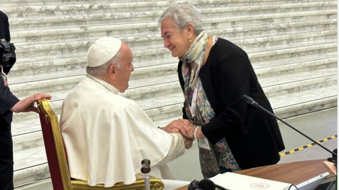 María Luisa Berzosa, en el Sínodo con el Papa