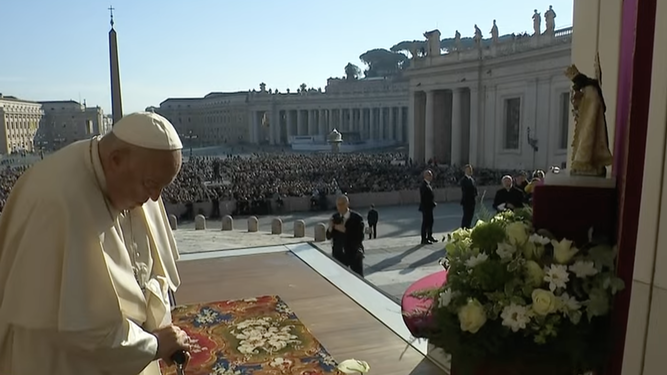 El Papa reza a la Virgen de los Desamparados