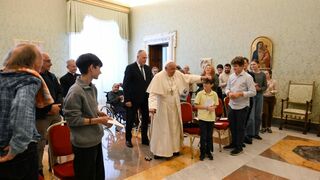 Audiencia del Papa a un grupo de voluntarios y personas sin hogar de Viena