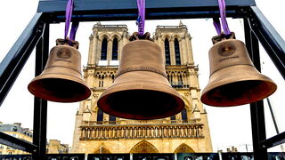 Las tres nuevas campanas, un mes antes de la reapertura de la icónica catedral