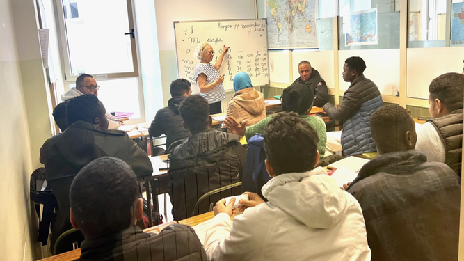 Clase para inmigrantes en Atalaya