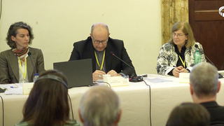 Satué, con Lydia Troya, durante el encuentro