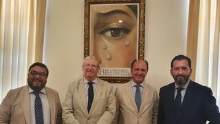 Firma del convenio entre el Banco Sabadell y el Encuentro de Hermandades de Sevilla