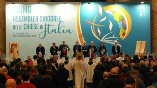 Zuppi preside la asamblea sinodal italiana