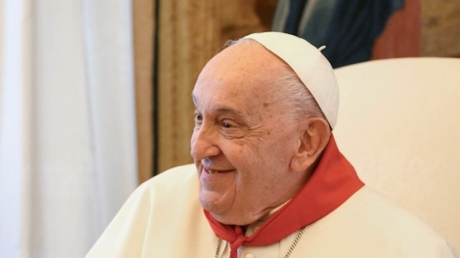 El Papa, con el pañuelo de los sanfermines