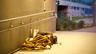 Una persona sin techo