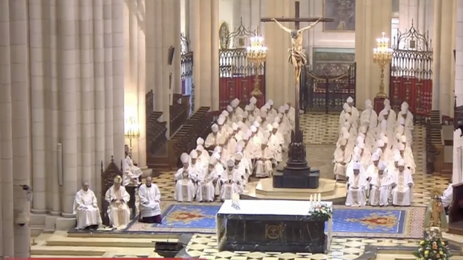 Misa en La Almudena