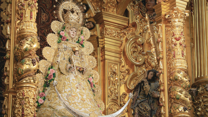 La Virgen del Rocío, en el santuario de Almonte