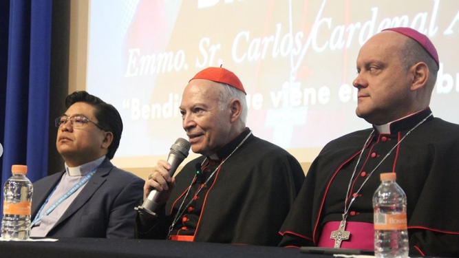 El cardenal Aguiar en la Universidad Católica Lumen Gentium, plantel Tlalpan,