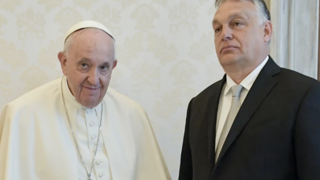 El papa Francisco y Viktor Orbán en 2022