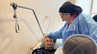 Sor Lucía Caram, con los enfermos