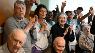 Un grupo de ancianos