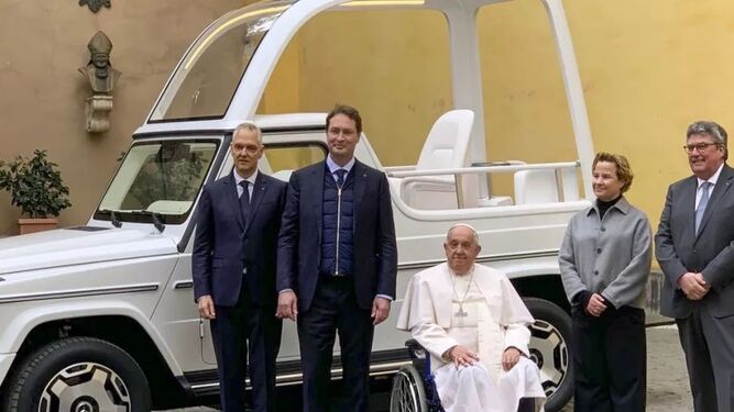 El primer papamóvil completamente eléctrico