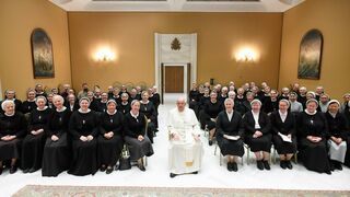 Francisco y las Hermanas de Nazaret