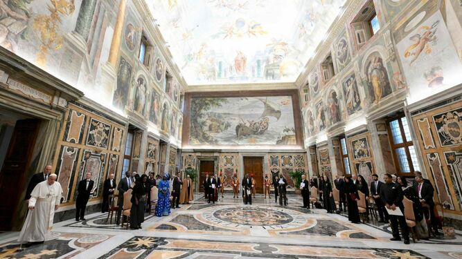 El Papa con los nuevos embajadores ante la Santa Sede