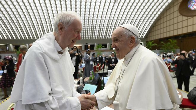 El neocardenal dominico Radcliffe, con el Papa