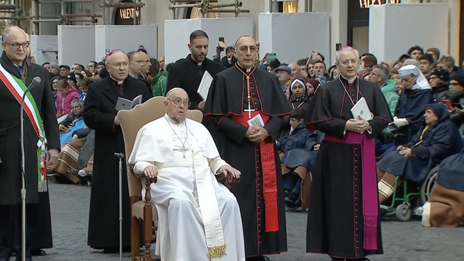 El Papa, con varios eclesiásticos y el alcalde de Roma en la ofrenda a la Inmaculada
