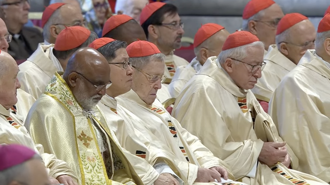 El cardenal Cobo, en la misa de la Inmaculada en la basílica de San Pedro