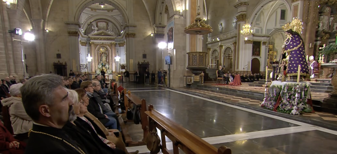 Los familiares de las víctimas de la DANA, en la catedral de Valencia