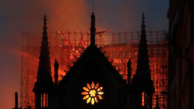 Notre Dame en llamas