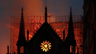 Notre Dame en llamas