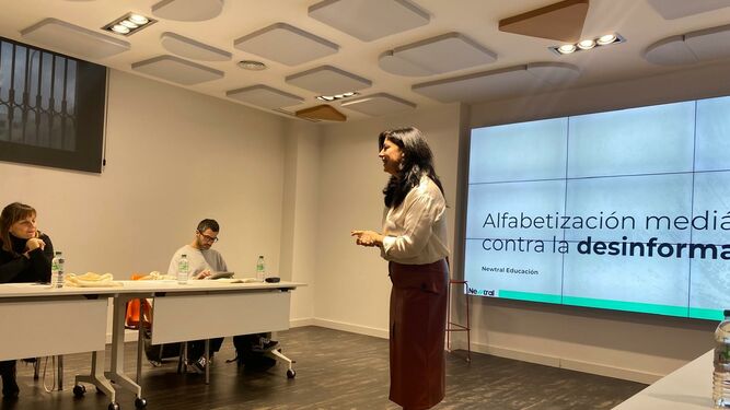 María Ángeles López, durante el taller