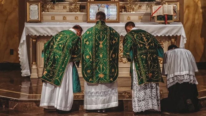 Misa en latin de la Fraternidad Sacerdotal de San Pedro