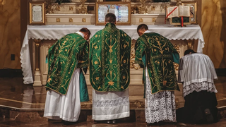 Misa en latin de la Fraternidad Sacerdotal de San Pedro