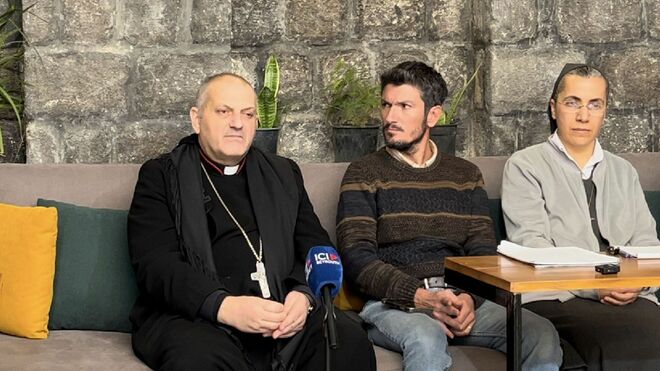 Jaques Mourad, arzobispo de Homs, a la izda