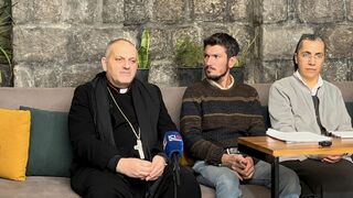 Jaques Mourad, arzobispo de Homs, a la izda