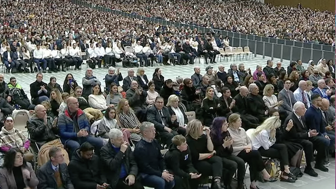 Fieles en el Aula Pablo VI para la audiencia general con el Papa