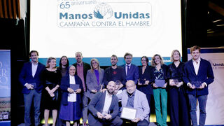 Foto de familia de los premios Manos unidas