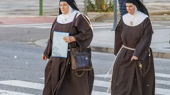 Las exabadesa de Belorado con sor Sión tras la primera demanda en Burgos
