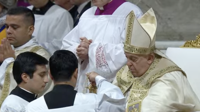 Francisco, durante la Misa del Gallo
